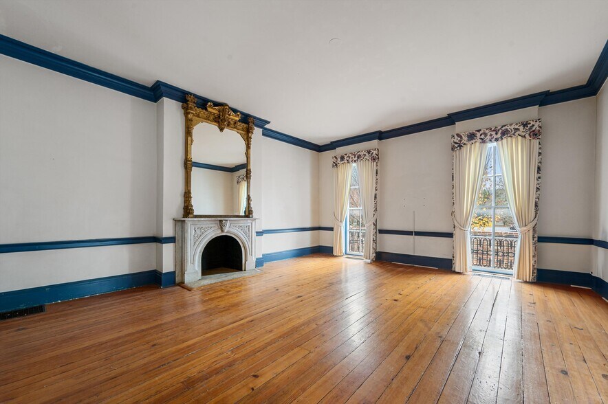 More Photos Of 230 W Boscawen St, Winchester Office Residential For Sale