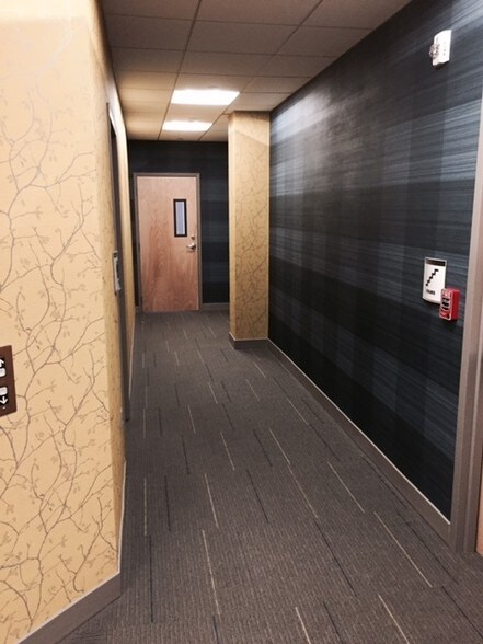 More Photos Of 4 Jefferson Plz, Poughkeepsie Office For Lease