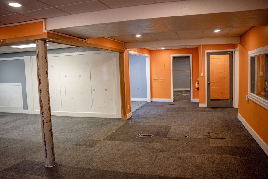 More Photos Of 157 Wadsworth Rd, Wadsworth Religious Facility For Lease