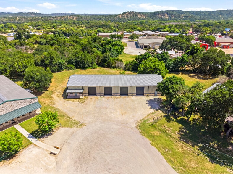 More Photos Of 117 Business Dr W, Kerrville Warehouse For Sale