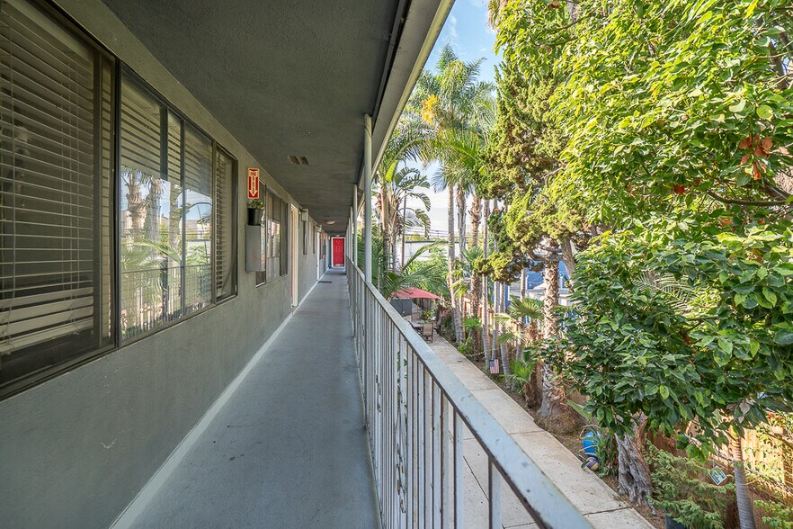 More Photos Of 1056 E 6th St, Long Beach Apartments For Sale