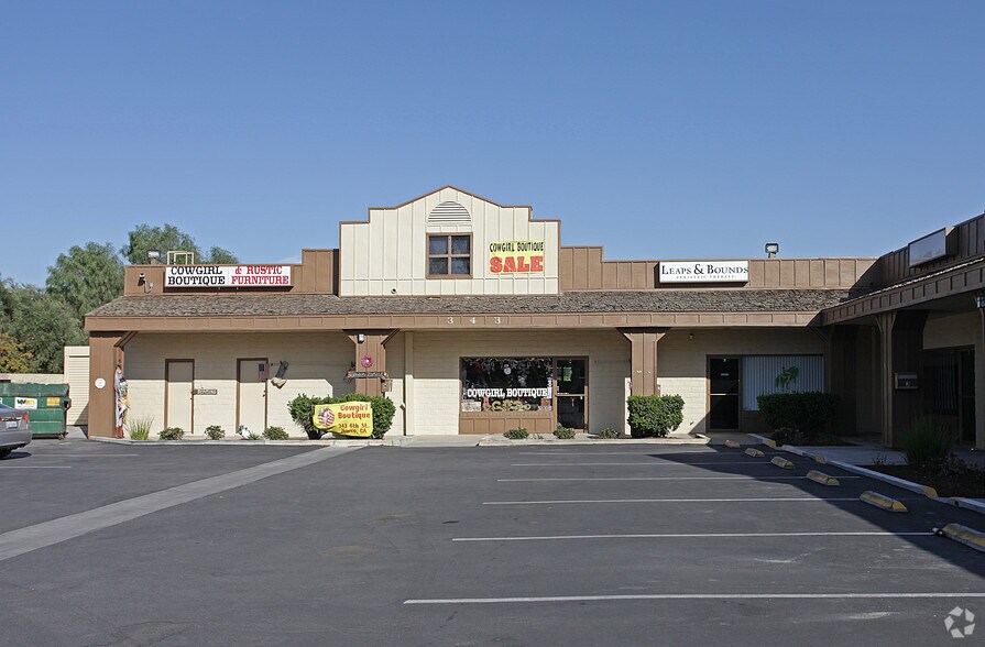 More Photos Of 343 6th St, Norco Unknown For Lease