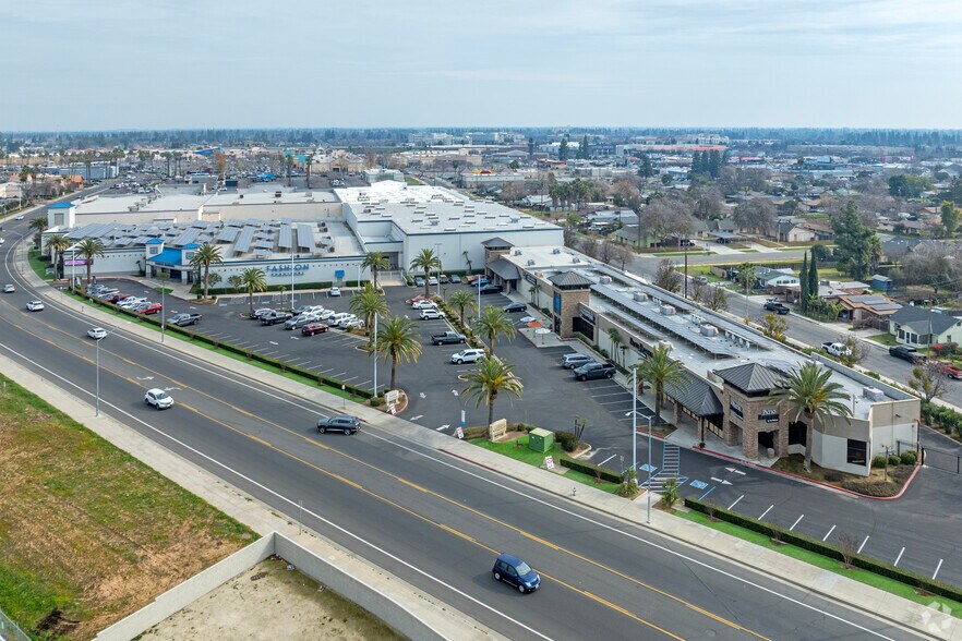 More Photos Of 285-295 W El Paso Ave, Fresno Freestanding For Lease