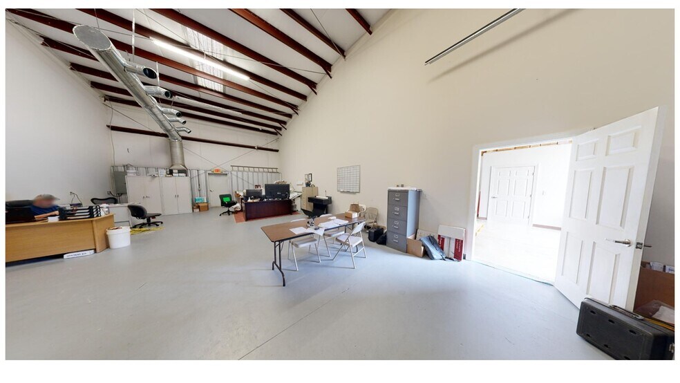 More Photos Of 130 Division Dr, Leland Flex For Sale