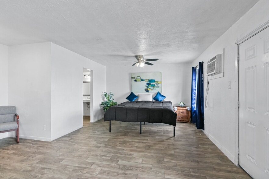 More Photos Of 8700 Gulf Fwy, Houston Apartments For Sale