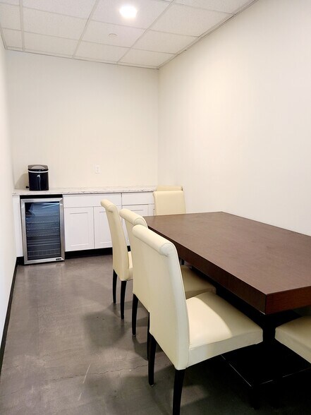 More Photos Of 1922 Hooper Ave, Toms River Storefront Retail Office For Lease