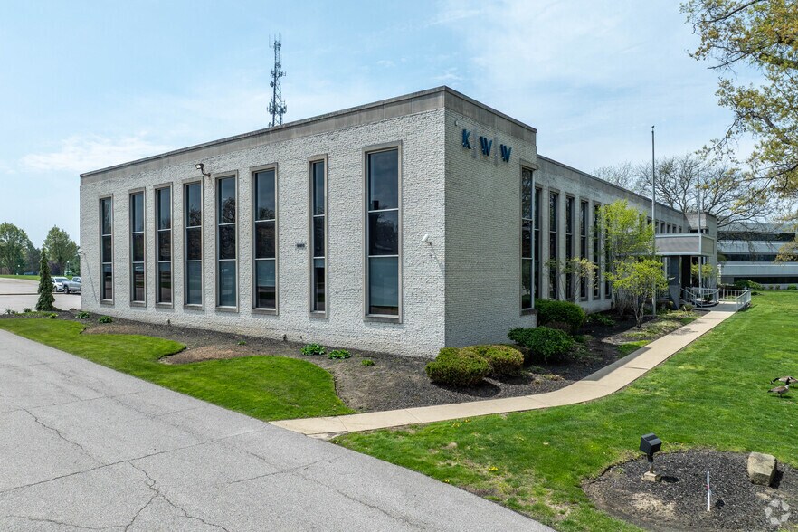 Primary Photo Of 3550 W Market St, Akron Office For Lease