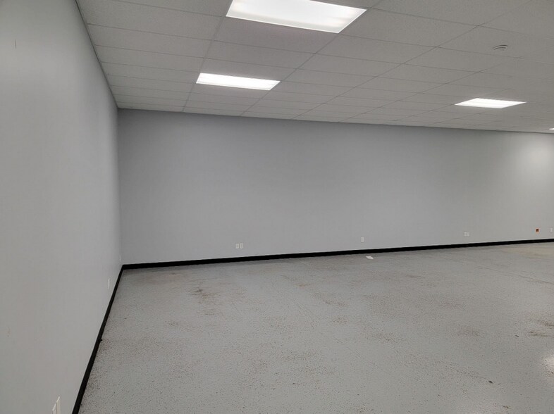 More Photos Of 2486-2498 State Route 12B, Hamilton Warehouse For Lease