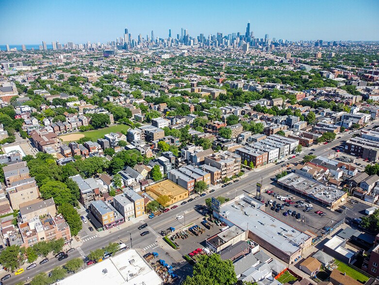 More Photos Of 2147 N Western Ave, Chicago Office For Lease