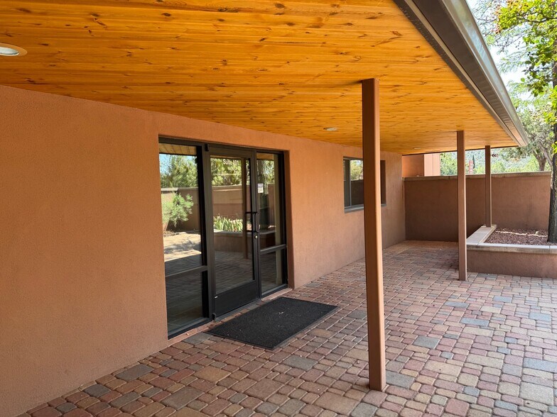 More Photos Of 75 Kallof Pl, Sedona Medical For Lease