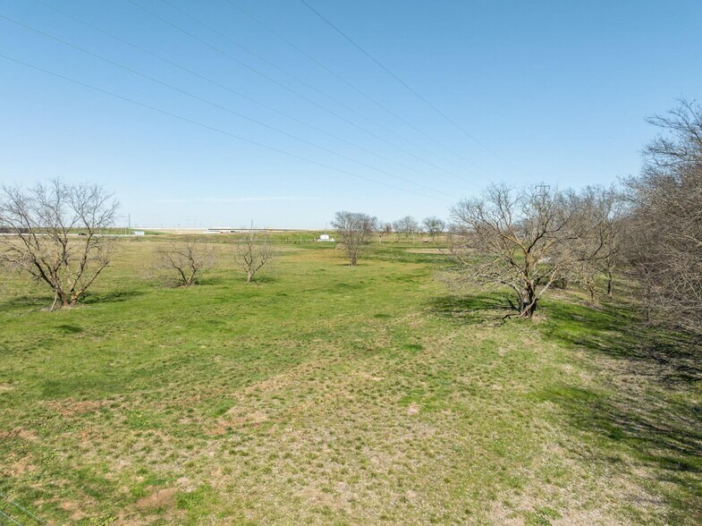 More Photos Of TBD I-35, Abbott Land For Sale