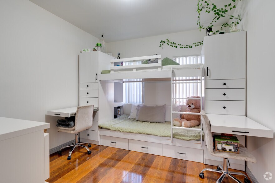 More Photos Of 1517 E Washington Blvd, Pasadena Storefront Retail Residential For Sale