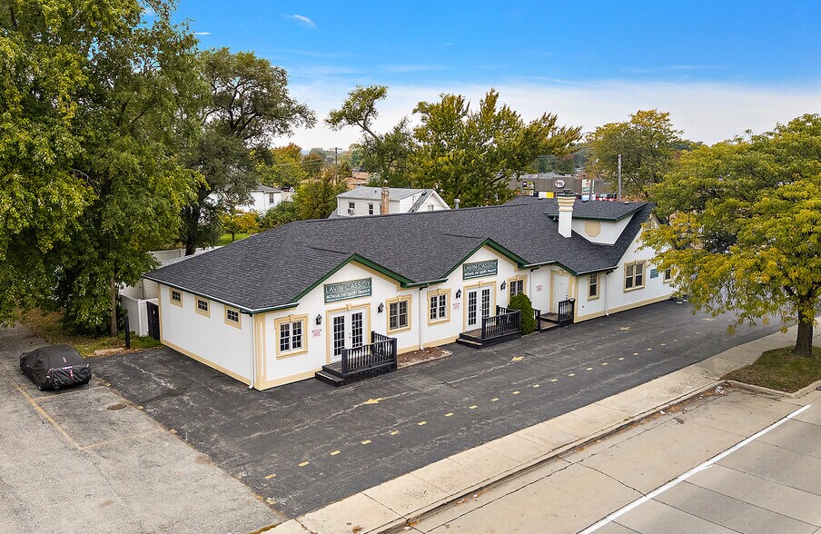 More Photos Of 6401 W 107th St, Worth Freestanding For Sale