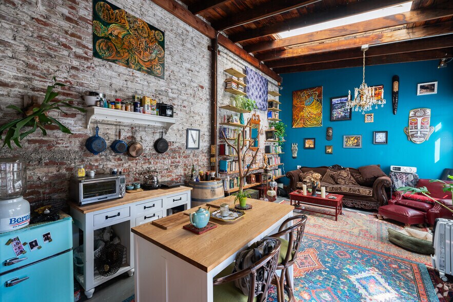 More Photos Of 1200 24th St, Oakland Warehouse For Sale