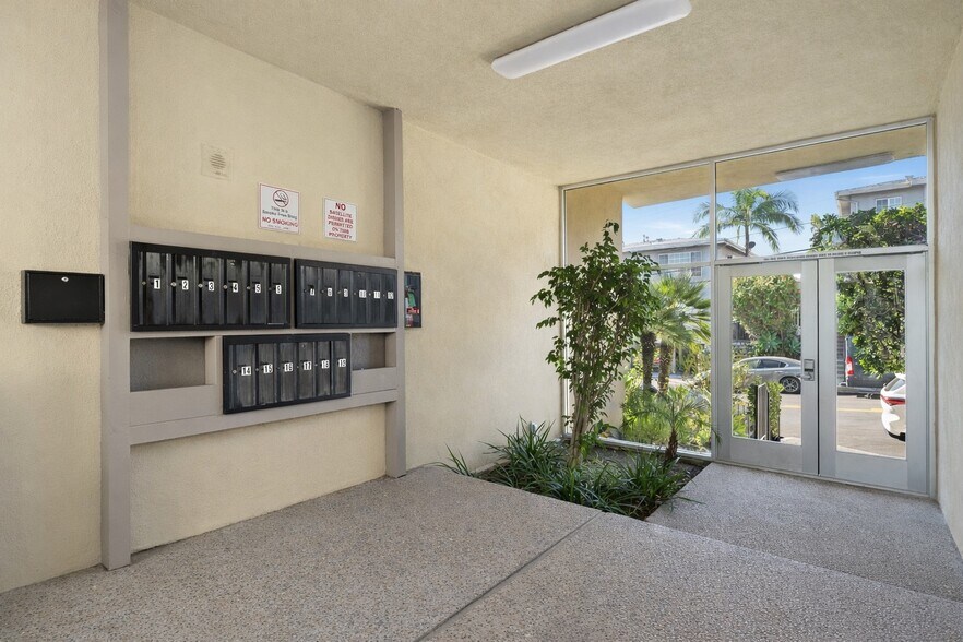 More Photos Of 3410 Club Dr, Los Angeles Apartments For Sale