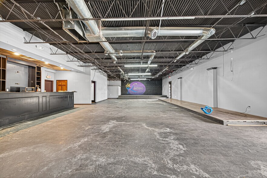 More Photos Of 13001-13011 Fondren Rd, Houston Unknown For Lease