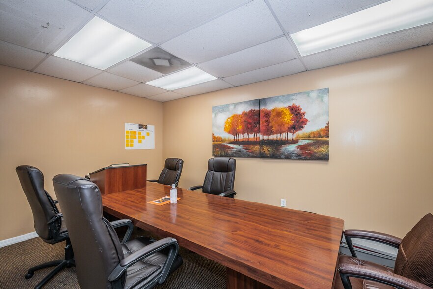 More Photos Of 221 Pauls Dr, Brandon Loft Creative Space For Lease