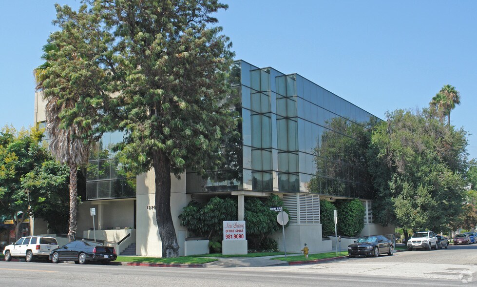 More Photos Of 13743 Ventura Blvd, Sherman Oaks Coworking Space