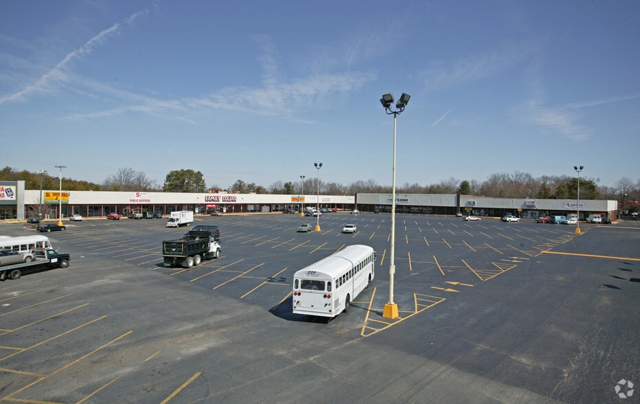 More Photos Of 3035-3086 Waughtown St, Winston-Salem Unknown For Lease