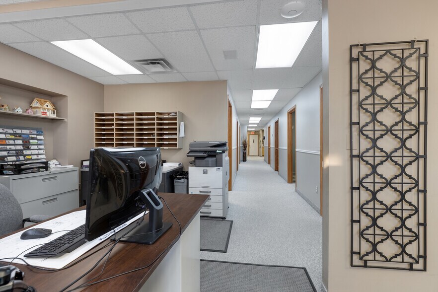 More Photos Of 14012 Eureka Rd, Southgate Medical For Lease