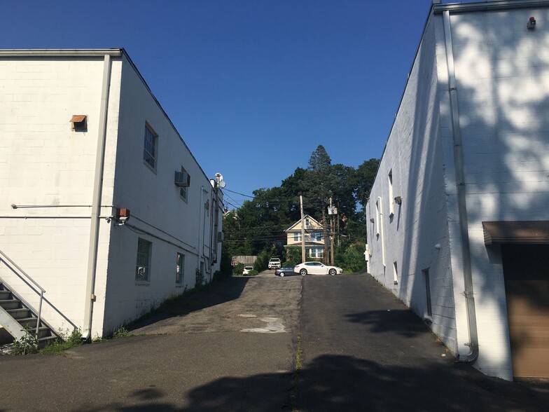 More Photos Of 26 Valley Rd, Port Washington Industrial For Sale