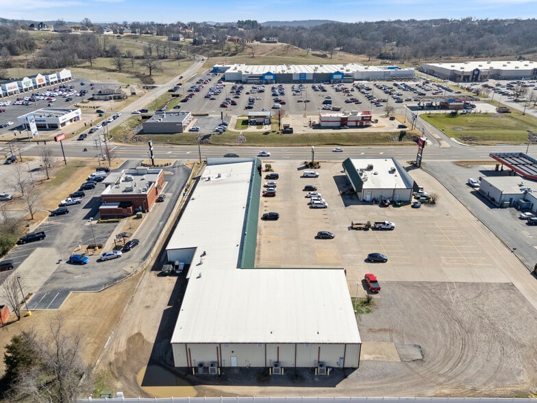 More Photos Of 2213-2217 Fayetteville Rd, Van Buren Storefront For Lease