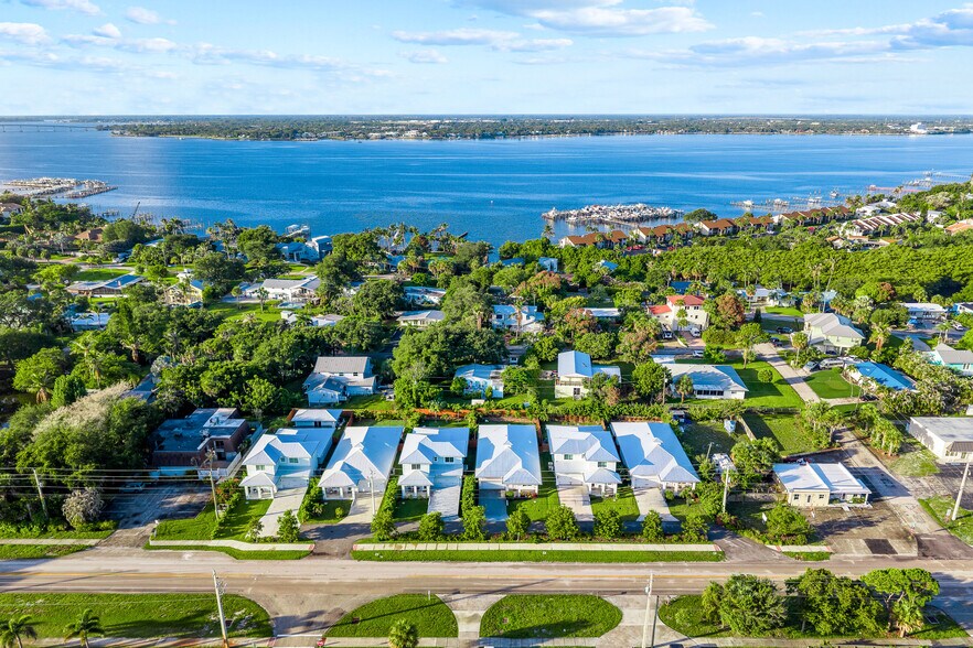 More Photos Of 1960 NE Dixie Hwy, Jensen Beach Apartments For Sale