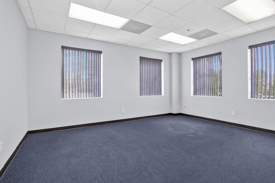 More Photos Of 1207 N Fm 3083 Rd, Conroe Distribution For Lease
