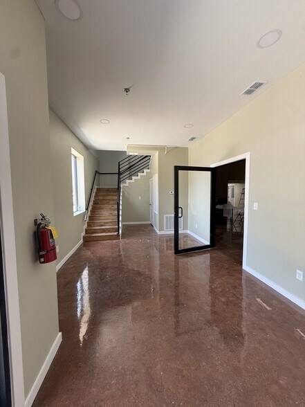 More Photos Of 200 W Cano St, Edinburg Religious Facility For Lease