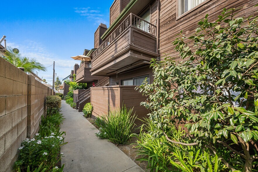 More Photos Of 3608 W Orange Ave, Anaheim Apartments For Sale