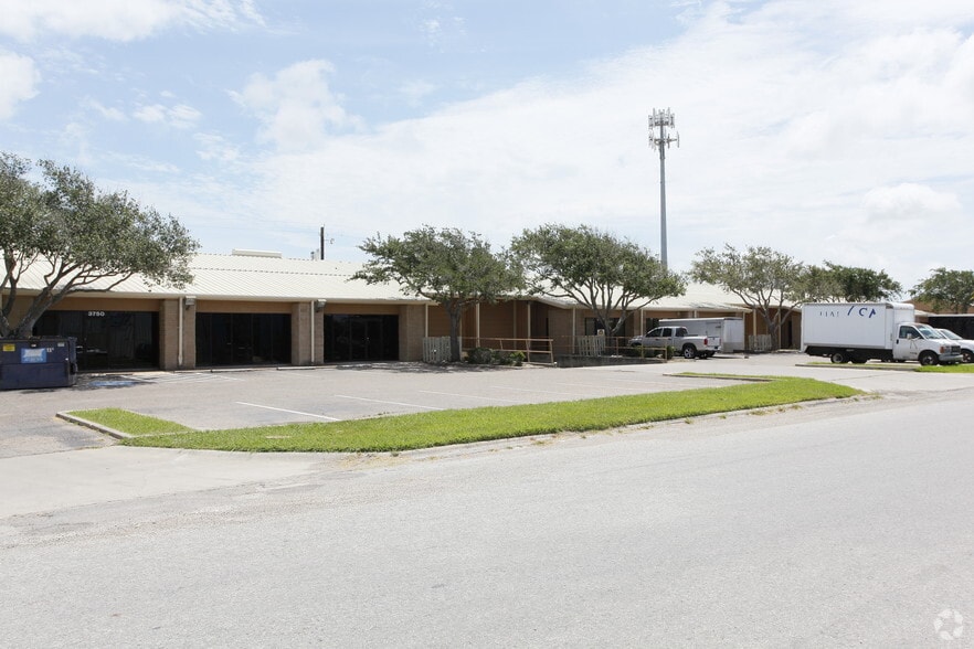 More Photos Of 3740-3790 Wow Rd, Corpus Christi Light Manufacturing For Lease