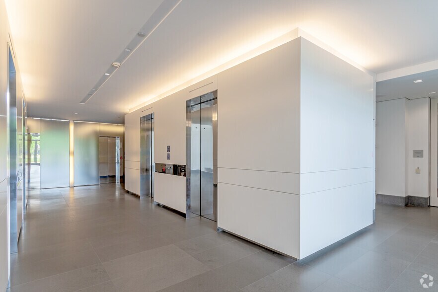 More Photos Of 1919-1921 Gallows Rd, Vienna Unknown For Sale