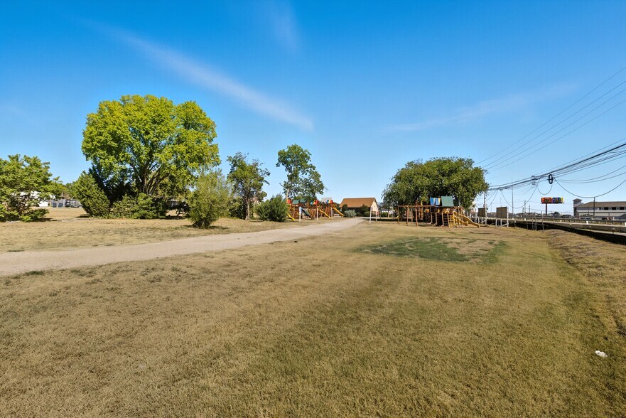 More Photos Of 15524 N Interstate 35, Austin Land For Sale