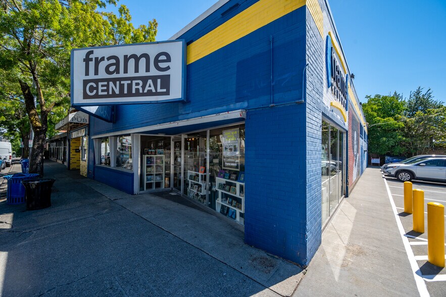 Primary Photo Of 305 NE 45th St, Seattle Storefront For Sale
