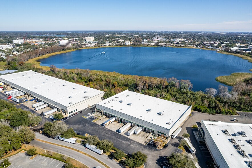 More Photos Of 6321 Emperor Dr, Orlando Warehouse For Lease