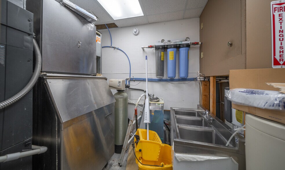 More Photos Of 29176 MO-7, Edwards General Retail For Sale