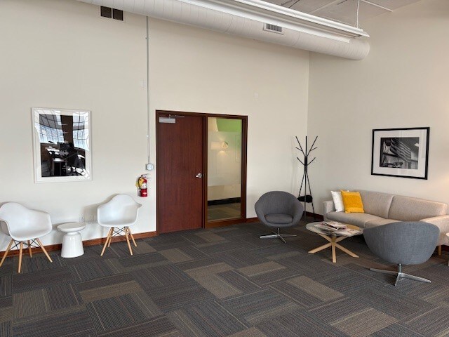More Photos Of 801 Broadway Ave NW, Grand Rapids Office For Lease