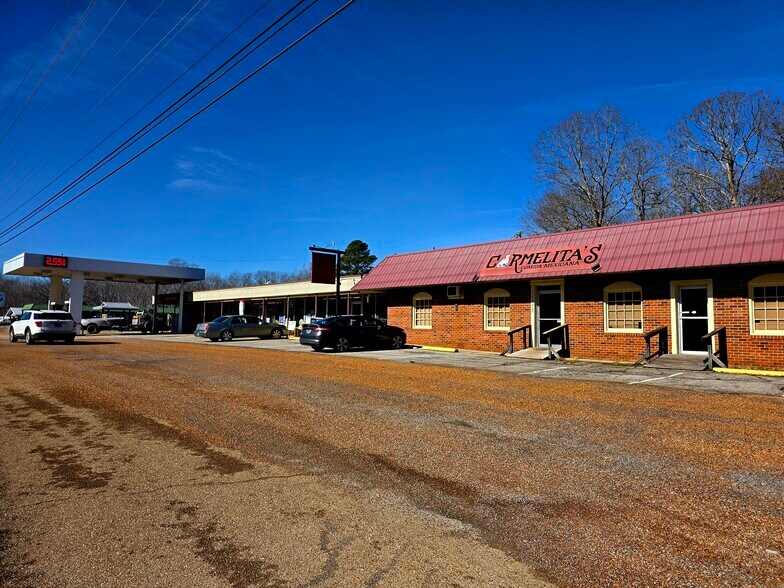 More Photos Of 15555 Highway 79 N, Buchanan Service Station For Sale