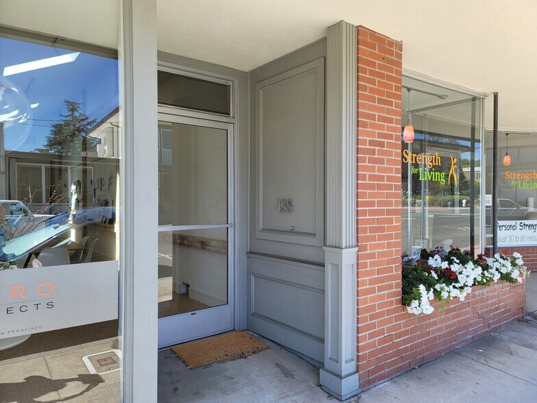 More Photos Of 135 Matheson St, Healdsburg Medical For Lease