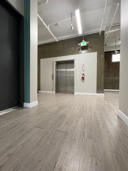 More Photos Of 3751-3761 S Hill St, Los Angeles Warehouse For Lease