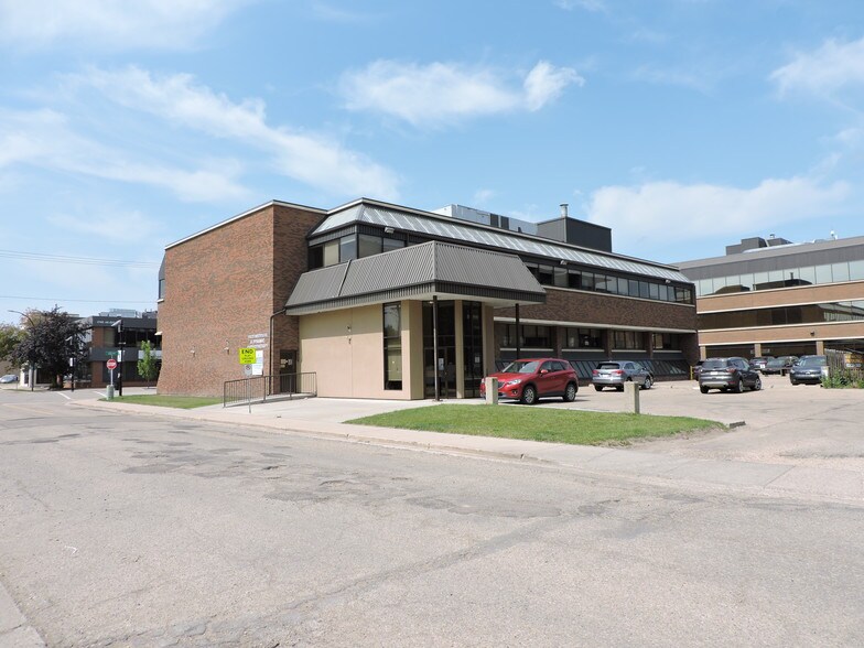 More Photos Of 4705 48 Ave, Red Deer Medical For Lease