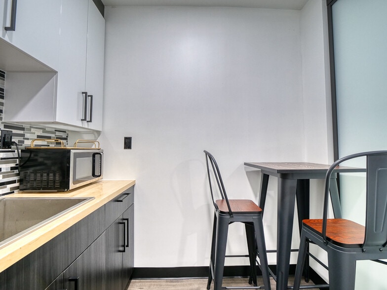 More Photos Of 10850 Pearl Rd, Strongsville Office For Sale