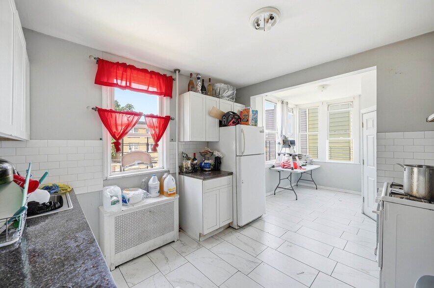 More Photos Of 4 Convent Ave, Yonkers Apartments For Sale