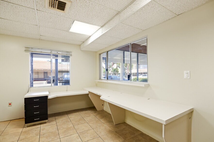 More Photos Of 1111 W Town and Country Rd, Orange Medical For Lease