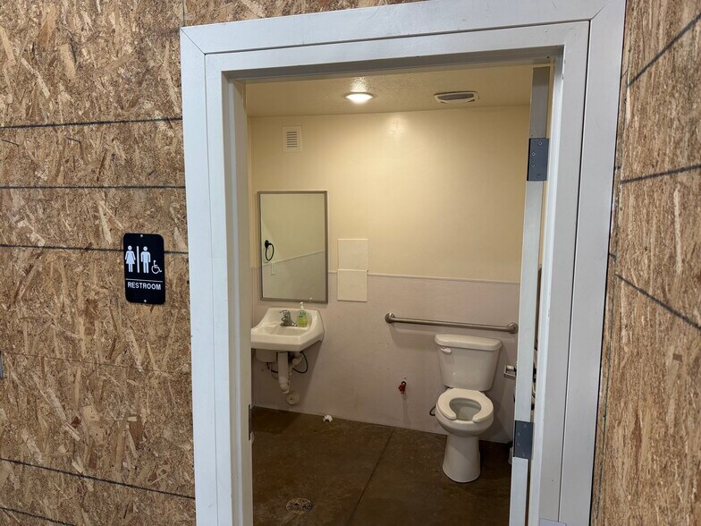 More Photos Of 1900 N 200 E, Spanish Fork Warehouse For Lease