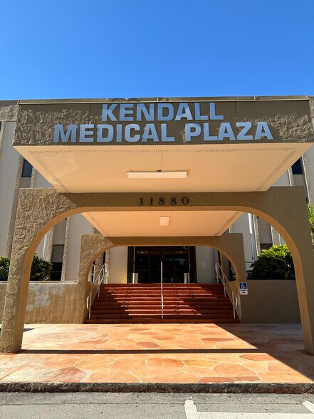 More Photos Of 11880 Bird Rd, Miami Medical For Lease