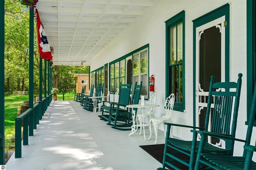 More Photos Of 18599 Mission Rd, Traverse City Hotel For Sale