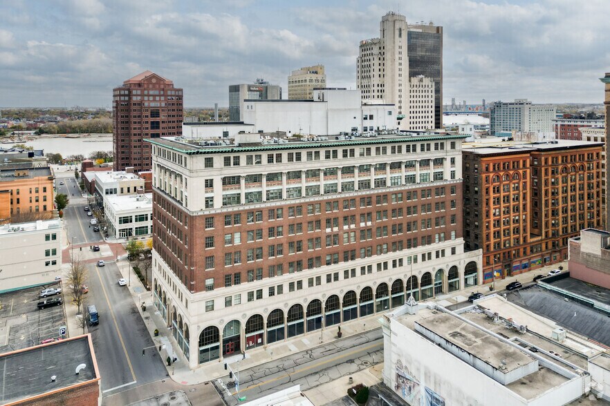 More Photos Of 513 Adams St, Toledo Apartments For Lease