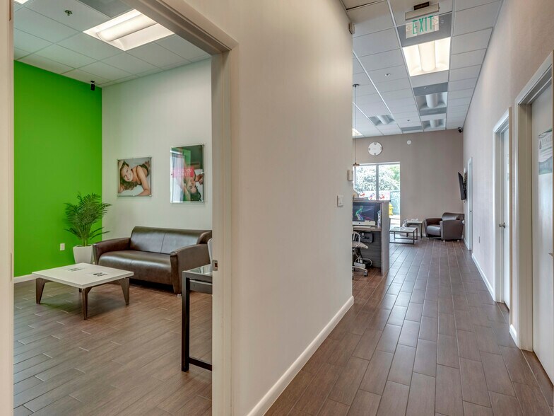 More Photos Of 45-47 NE 36th St, Miami Freestanding For Sale