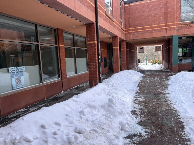 More Photos Of 978-1004 Main St, Branford Apartments For Lease